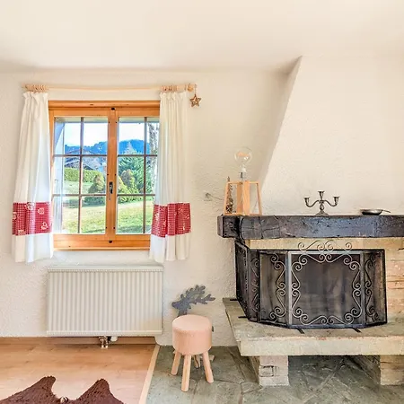 Rare, Quite & Centered With Garden & Fireplace *
