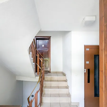 Rare, Quite & Centered With Garden & Fireplace *