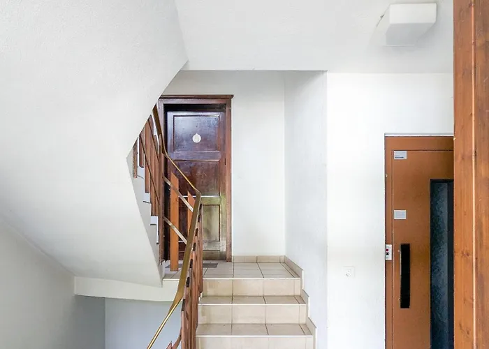 Rare, Quite & Centered With Garden & Fireplace *