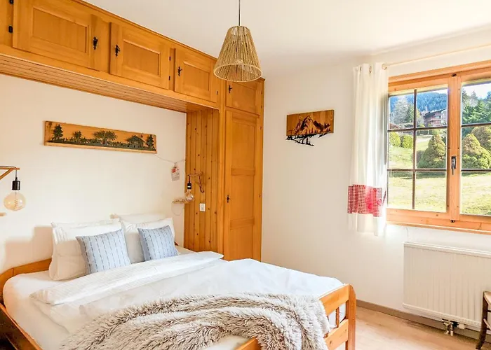 Rare, Quite & Centered With Garden & Fireplace * Вилларс-Сур-Оллон