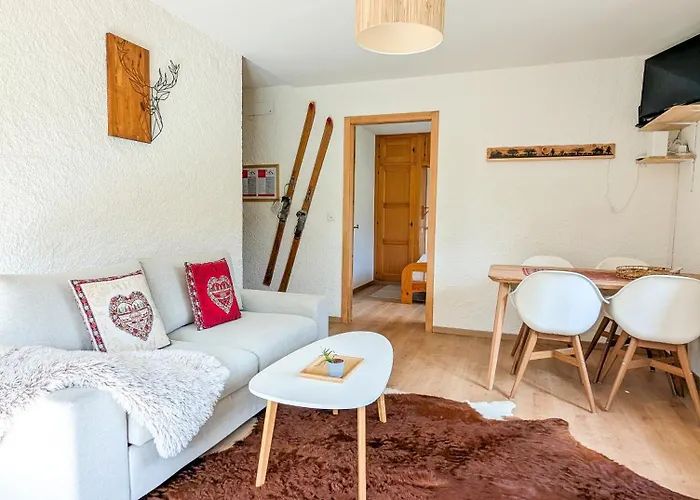 Apartament Rare, Quite & Centered With Garden & Fireplace