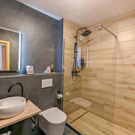 Rare, Quite & Centered With Garden & Fireplace