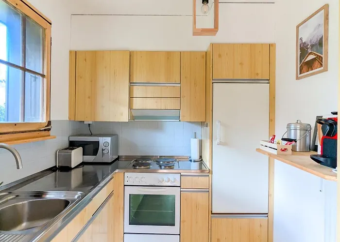 Apartment Rare, Quite & Centered With Garden & Fireplace *